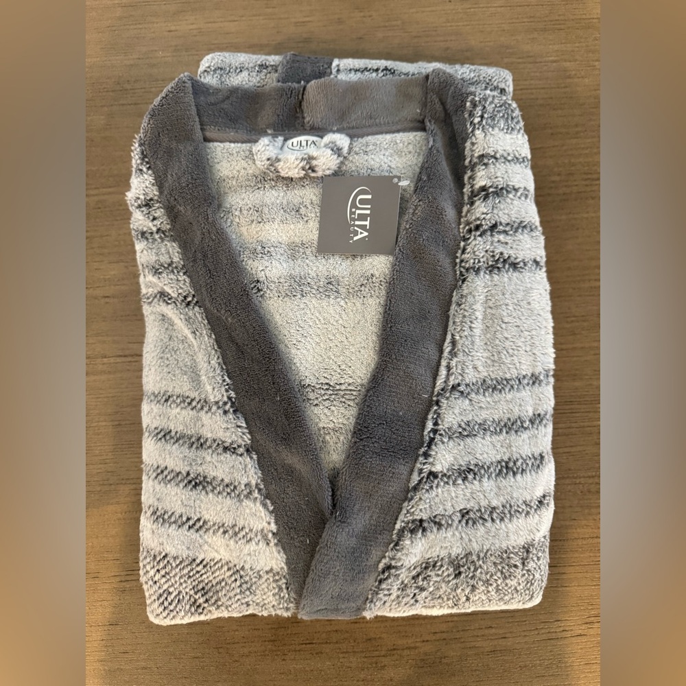 Ultra Soft Men’s Striped Robe - Cozy Plush Material - Size One Size Fits Most